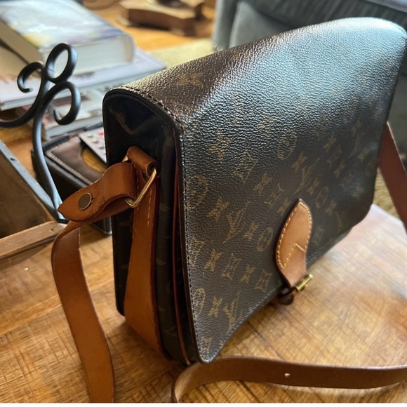 Louis Vuitton Handbags - Louis Vuitton Cartuouchierre